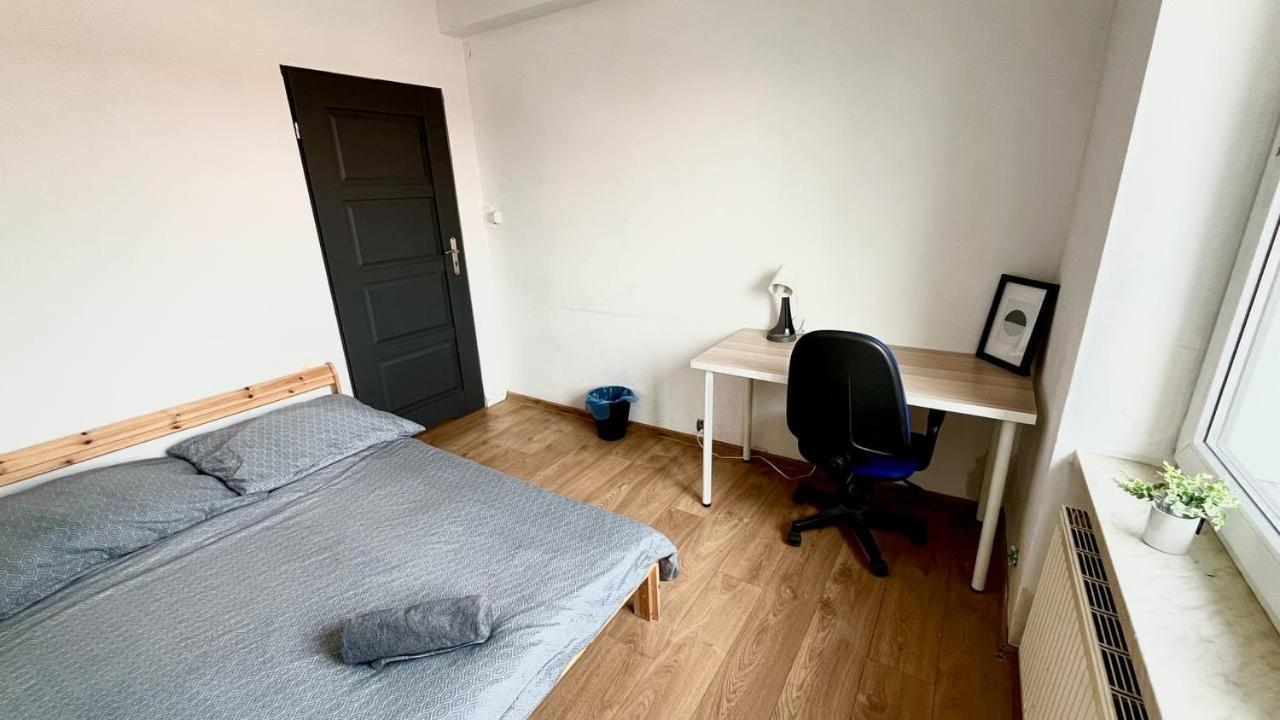Comfy, Nice And Small Room In Krakow Luaran gambar