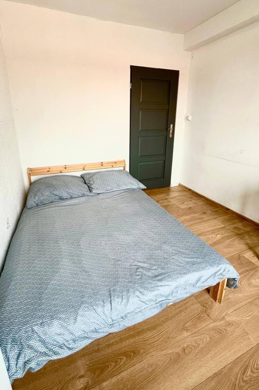 Comfy, Nice And Small Room In Krakow Luaran gambar